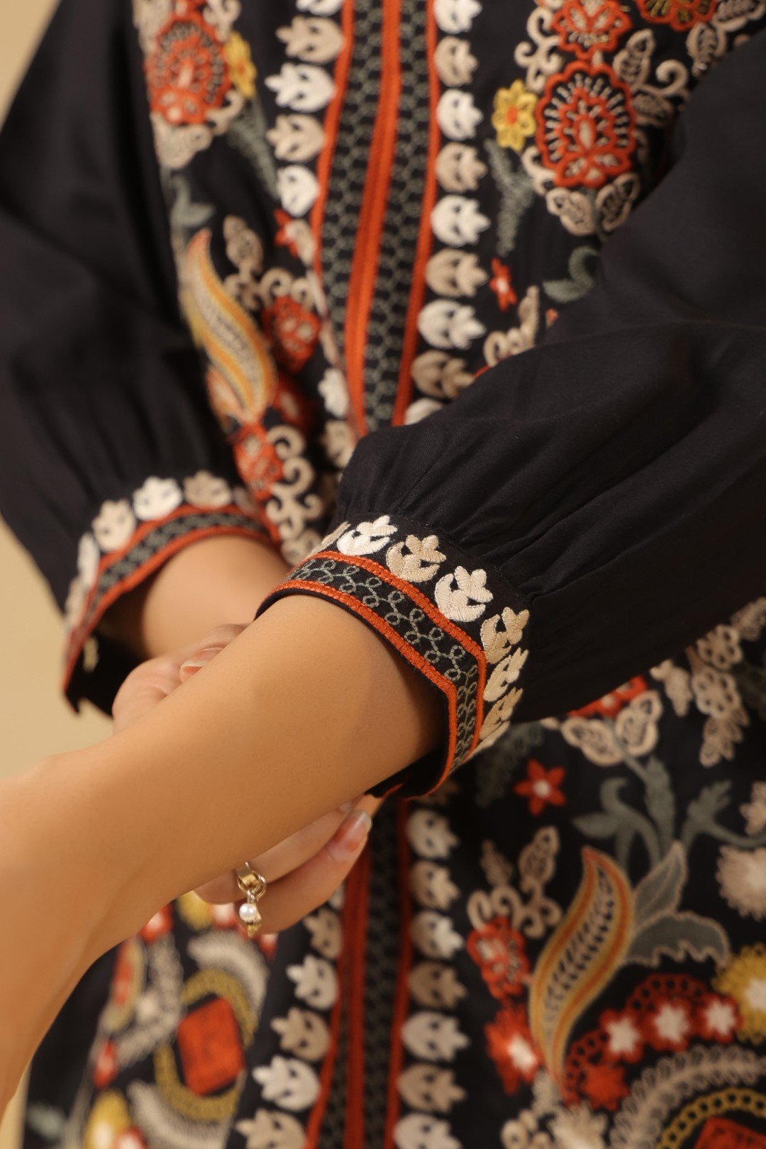 RAYON FABRIC CORD SET WITH EMBROIDERY BLACK